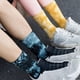 thumbnail image 3 of 4 pares de calcetines de tubo teñidos anudados multicolores, calcetines de caña alta de tendencia urbana, calcetines de moda de tendencia., 3 of 8