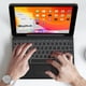 thumbnail image 4 of Funda con teclado táctil para iPad 2018/2017/Air/Air2/Pro 9.7/iPad 5, 6 con teclado Bluetooth inalámbrico desmontable y portalápices integrado, 4 of 8