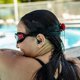 thumbnail image 2 of Auriculares impermeables de cable corto Swimbuds Flip de Swimbuds, 2 of 4