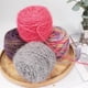 thumbnail image 3 of Hilo de Plumón de Ardilla Suxumhao para Tejer a Crochet 150g, 3 of 4