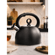 thumbnail image 1 of Tetera 2,5 Litros Acero Inox Modelo Dark Marca Vitta Color Negro, 1 of 8