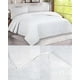 thumbnail image 4 of Cubrecama Con Detalles De Pompones King Color Blanco, 4 of 4