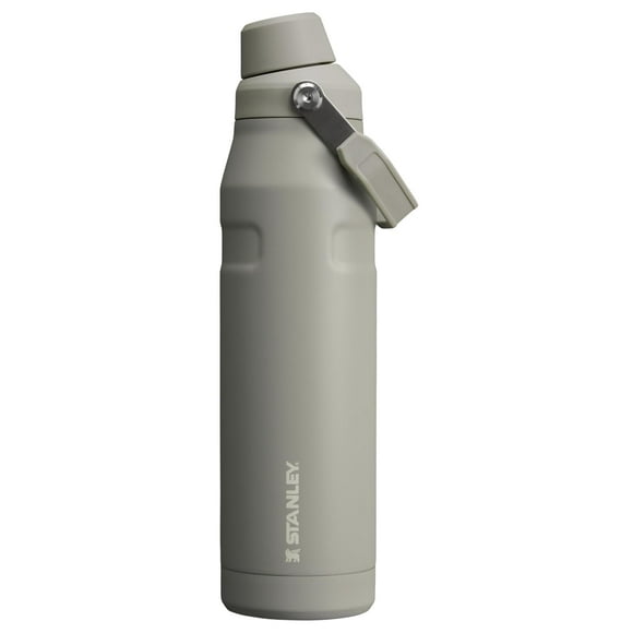 Botella de agua Stanley IceFlow Fast Flow de 1.06 L con aislamiento de ceniza