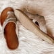 thumbnail image 4 of Sandalias ortopédicas de verano para mujeres, zapatillas correctoras de juanetes, zapatos planos casuales con separación de dedos y soporte para el arco (marrón, 10), 4 of 6