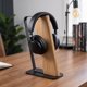 thumbnail image 2 of Soporte para auriculares cowinational con base de hierro fundido y acabado de veta de madera, 2 of 9