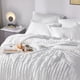 thumbnail image 2 of Juego de Ropa de Cama CozyLux Queen en Bolsa Blanco Seersucker 7 Piezas, 2 of 9