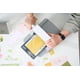 thumbnail image 5 of Máquina de Troquelado y Relieve Sizzix Big Shot con Kit, 5 of 7