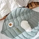 thumbnail image 1 of Manta decorativa 3D con forma de hojas para mascotas, cojín para cama de perro, colchón reversible de algodón para gatos con diseño de hojas verdes, para uso doméstico (color: verde (143 x 107 cm)), 1 of 7