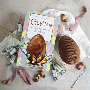 Huevo De Chocolate Guylian + 12 Bombones 306 Grs