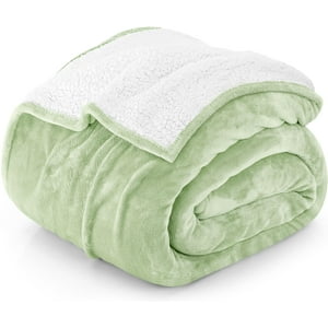 Blanket Utopia Bedding Sherpa, Tamaño Doble, Color Verde Salvia, 168 X 152 Cm