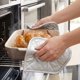 thumbnail image 4 of Agarradores de Ollas, Salvamanteles Resistentes al Calor, Almohadillas Antideslizantes para Encimeras, Agarradores de Horno para Cocina, Cocción, Horneado y BBQ Plata 4 Piezas, 4 of 6