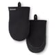 thumbnail image 1 of Mini guantes de horno KitchenAid con soporte para ollas, 5.5 x 9 pulgadas, paquete de 2, 1 of 7