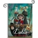 thumbnail image 1 of Dalia y el Libro Rojo-bandera de jardín temática. Regalo perfecto para fans, amigos y familiares, ideal para actividades al aire libre y decoración de fiestas.28CM*45CM, 1 of 5