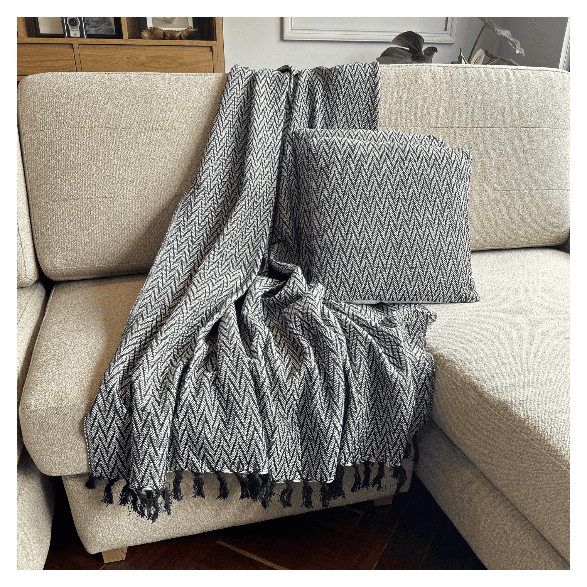 Decoghar - Combo Deco 2 Cojines Y 1 Manta Sarla Lehar Azul Marino Diseño Moderno Lavable X Mts