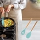 thumbnail image 5 of Juego de 2 utensilios de cocina de silicona con mango de madera, antiadherentes y resistentes al calor., 5 of 5