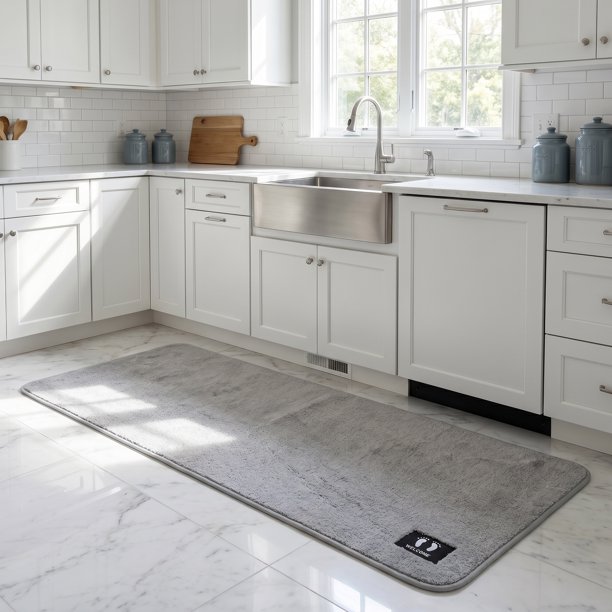 REGALWOVEN Alfombras y Tapetes de Cocina Lavables, Alfombra de Cocina Absorbente Antideslizante de Poliéster, Alfombra Moderna de Color Sólido Gris Claro 47" x 20"