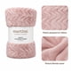 thumbnail image 2 of Manta Martiné Flannel Jacquard Ondas 127x152 cm Rosa, 2 of 3