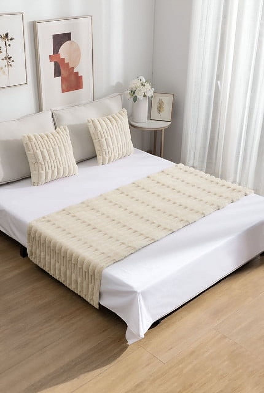 Todo Para El Hogar - Juego De Piecera De Cama Mas 2 Cojin Con Fundas Modelo Bambú Beige
