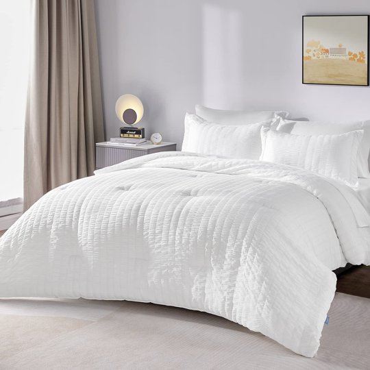 Juego De Ropa De Cama Cozylux Queen En Bolsa Blanco Seersucker 7 Piezas