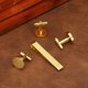 thumbnail image 4 of Uxcell Gemelos, Conjunto de Clip de Corbata y Gemelos para Hombre Clásico de Cobre, Letra R (Tono Dorado), 4 of 6