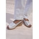 thumbnail image 1 of Sandalia Cuero Susanne Blanco, 1 of 5