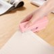 thumbnail image 4 of 1 Grapadora de escritorio y 1 dispensador de cinta, grapadora rosa, 4 of 7