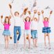 thumbnail image 4 of Divertidos sombreros de fiesta con orejas y cola de león para adultos y niños, 4 of 7