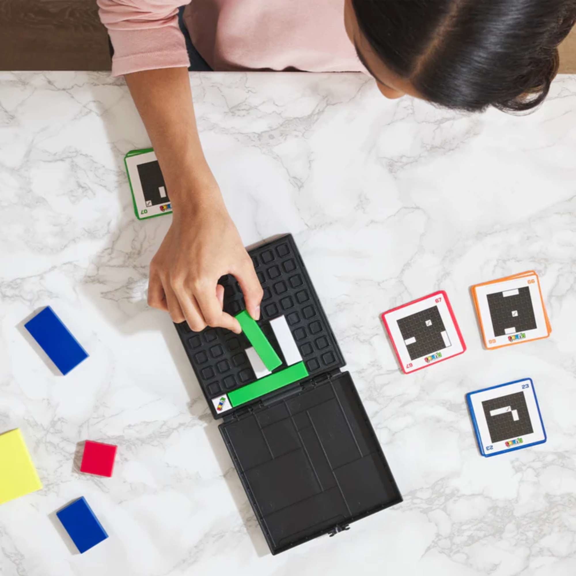 Juego de Estrategia Rubiks Grid Lock