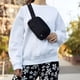 thumbnail image 4 of Lululemon Athletica Everywhere - Bolsa Para Cinturón, Colo. Color Negro, 4 of 5