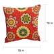 thumbnail image 4 of Juego de 2 almohadas Blazing Needles, resistentes a los rayos UV para todo tipo de clima, 4 of 5