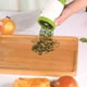thumbnail image 3 of Molina de hierbas, trituradora de perejil Molina de hierbas,Trituradora de perejil de molino de especias,Herramientas de cocina creativas Molina de hierbas (verde), 3 of 3