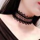 thumbnail image 5 of Gargantilla gótica de terciopelo negro con encaje, collar ajustable para mujeres y niñas, accesorios de Halloween y accesorios para disfraces., 5 of 7