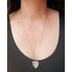 thumbnail image 3 of Colgante Largo Relicario Corazon Guardafoto Cama, 3 of 3