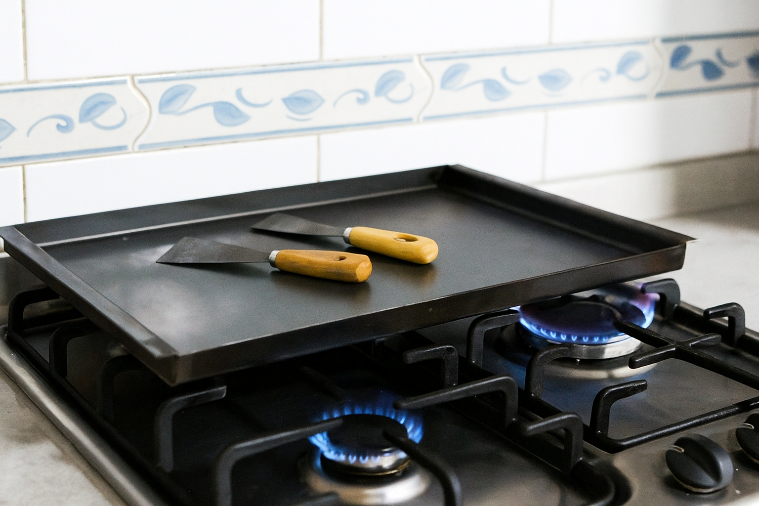 Imiakon - Plancha Churrasquera 45X29 Cm Mas 2 Espatulas