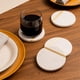 thumbnail image 2 of Juego de 6 posavasos Cork & Mill Marble, blanco con incrustaciones de latón dorado, 2 of 7
