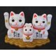 thumbnail image 1 of Estatua de Gato de la Suerte Maneki Neko Japonés con Energía Solar, 1 of 1