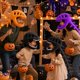 thumbnail image 2 of Disfraz de Esqueleto de Dinosaurio 3D de Peluche Morado – Sachie, 2 of 6