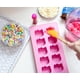 thumbnail image 4 of Bandeja para cubitos de hielo Sanrio Hello Kitty de silicona rosa, 10 cubos, 4 of 8