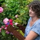 thumbnail image 5 of Guantes de jardinería de cuero para hombres y mujeres (con protección contra espinas), ideales para jardineros y agricultores., 5 of 7
