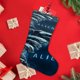 thumbnail image 4 of Alien Tema: Calcetines de Navidad, fino lino blanco para colgar en escaleras y chimenea, decoración navideña para el hogar, regalo de Navidad. 45cm × 32cm, 4 of 5