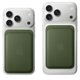 thumbnail image 5 of Billetera FineWoven con MagSafe de Apple en Verde Musgo, 5 of 5