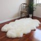 thumbnail image 1 of Alfombra de piel de oveja WL&ALLEN 132 cm × 198 cm Blanco Marfil, 1 of 8
