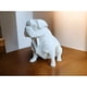 thumbnail image 1 of Escultura pug geométrico decorativo blanco, 1 of 2