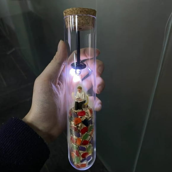 Lampara Biblioteca Hombre Leyendo En Tubo De Ensayo A Pila