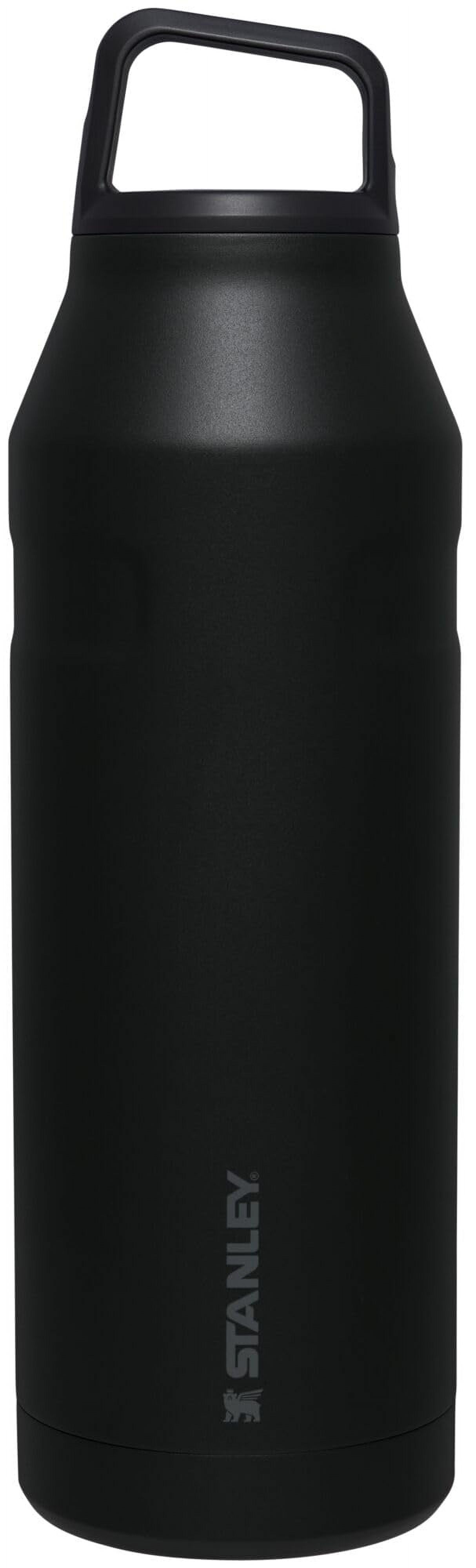 Botella De Agua Stanley Iceflow Cap And Carry+ De 1,5 L, Color Negro