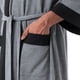 thumbnail image 3 of Bata IZOD para hombre, tejido gofrado, kimono gris jaspeado, XXL-3XL, 3 of 5