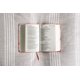 thumbnail image 4 of Biblia HarperCollins para Niñas – Letra Gigante – Formato compacto – Color coral, 4 of 6