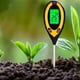 thumbnail image 5 of Medidor digital de humedad del suelo 4 en 1, ideal para medir la temperatura, la humedad, el pH y la intensidad del sol en plantas de jardinería, agricultura y plantas de interior y exterior., 5 of 5