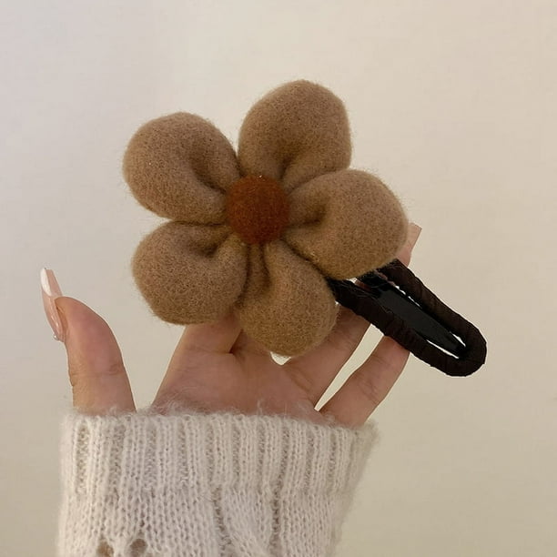 Soft and Stylish Plush Flower Hairpin for Women - Perfect Wedding Hair Accessory and Gift for Her