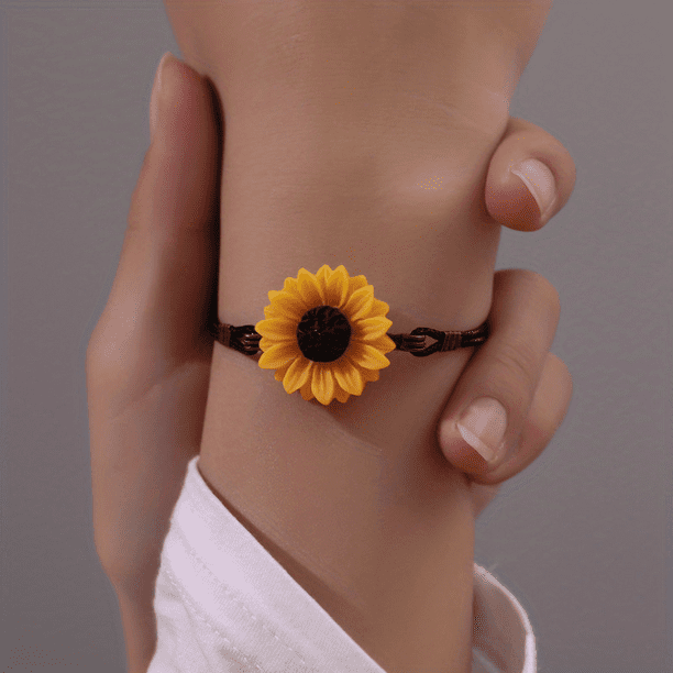 Cute Resin Daisy Bracelet with Leather Rope - Perfect for Students and Girls - Vintage Sunflower Design